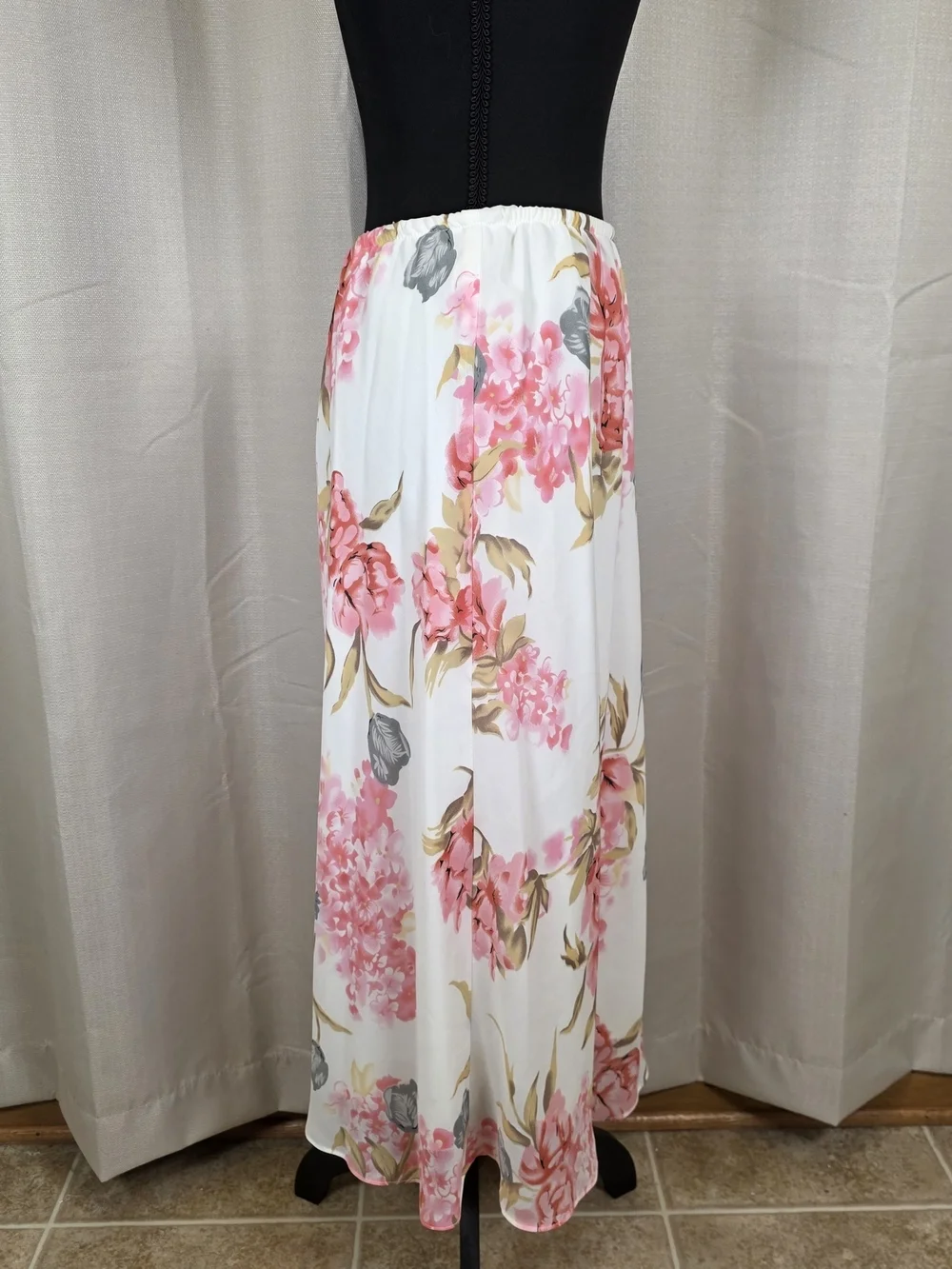 Unbranded. soft flowy